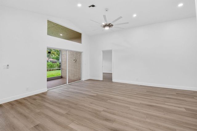 5891 Royal Isles Boulevard, Boynton Beach, FL 33437