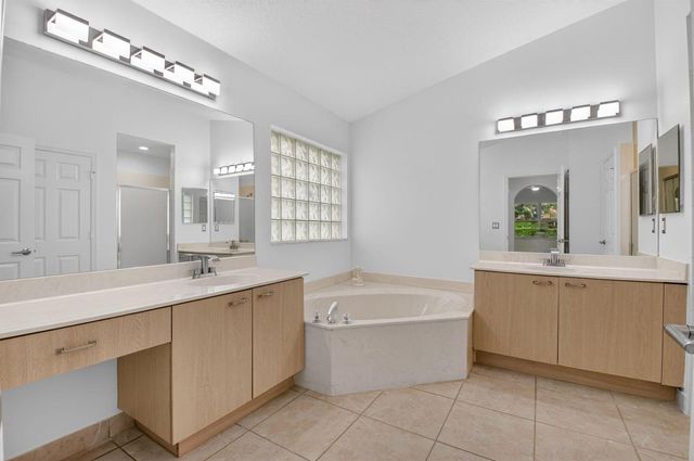 5891 Royal Isles Boulevard, Boynton Beach, FL 33437