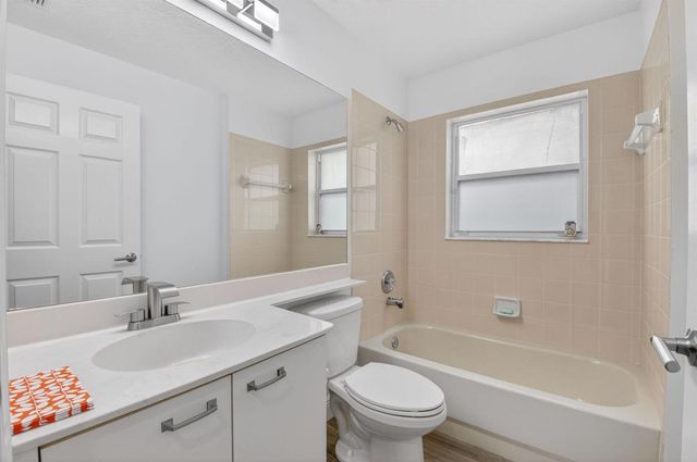 5891 Royal Isles Boulevard, Boynton Beach, FL 33437
