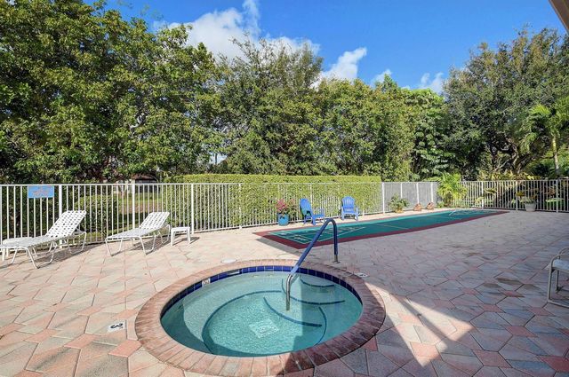 5891 Royal Isles Boulevard, Boynton Beach, FL 33437
