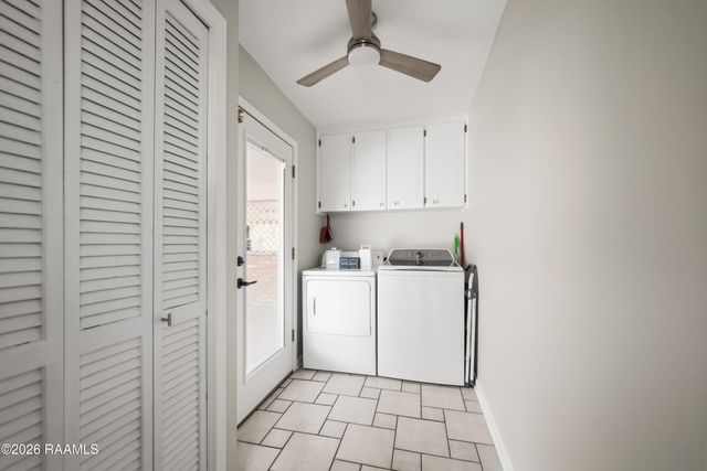 302 Maple Drive, Lafayette, LA 70506