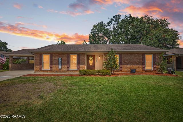 302 Maple Drive, Lafayette, LA 70506