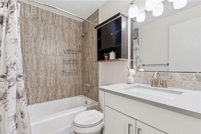 2970 N 58th Street, Kansas City, KS 66104