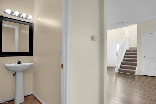 821 Oak Springs CT, Newport News, VA 23602