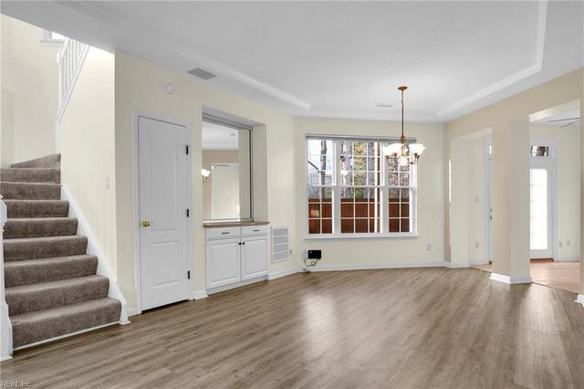 821 Oak Springs CT, Newport News, VA 23602