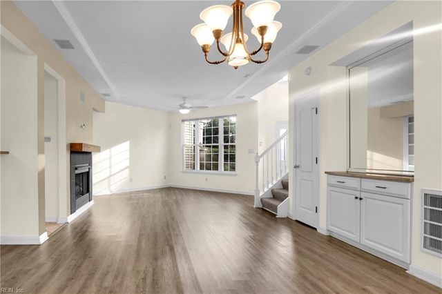 821 Oak Springs CT, Newport News, VA 23602