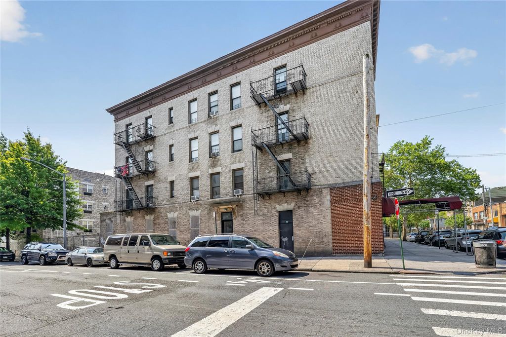 2476 Arthur Avenue, Bronx, NY 10458 — photo 3