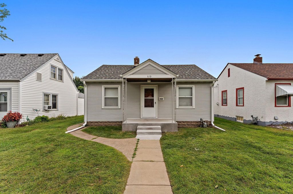 519 8th Avenue S, South Saint Paul, MN 55075
