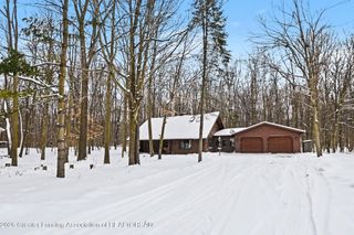 6618 Crestline Drive, Grand Ledge, MI 48837