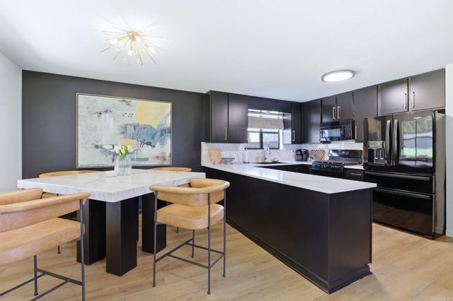 8 Willow Oak Court, Little Rock, AR 72211