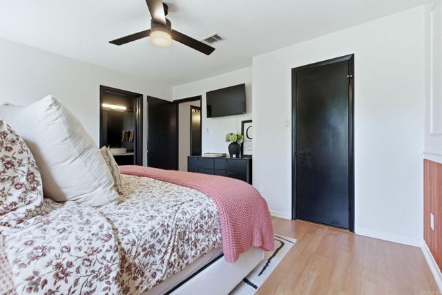 8 Willow Oak Court, Little Rock, AR 72211