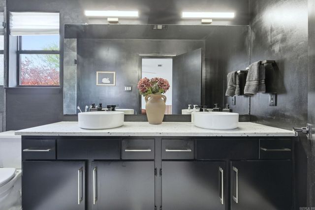 8 Willow Oak Court, Little Rock, AR 72211