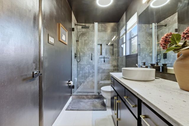 8 Willow Oak Court, Little Rock, AR 72211