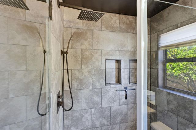 8 Willow Oak Court, Little Rock, AR 72211