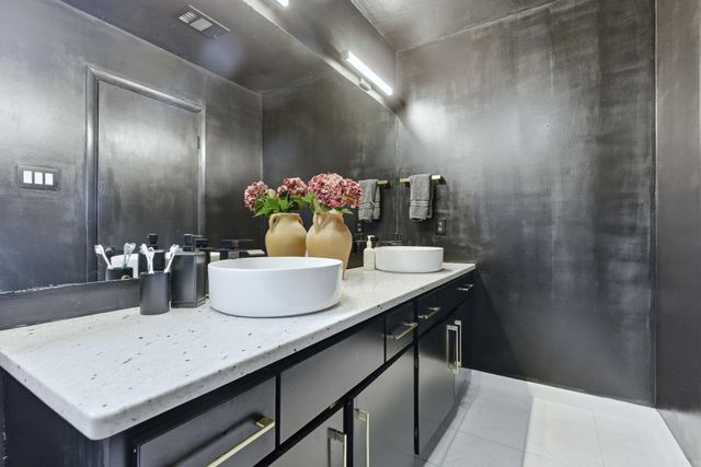 8 Willow Oak Court, Little Rock, AR 72211