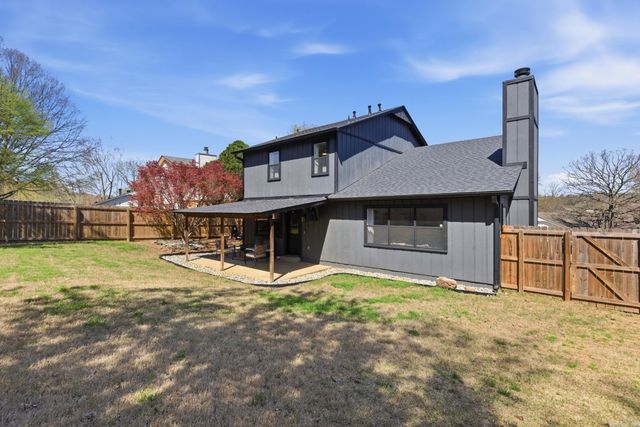 8 Willow Oak Court, Little Rock, AR 72211