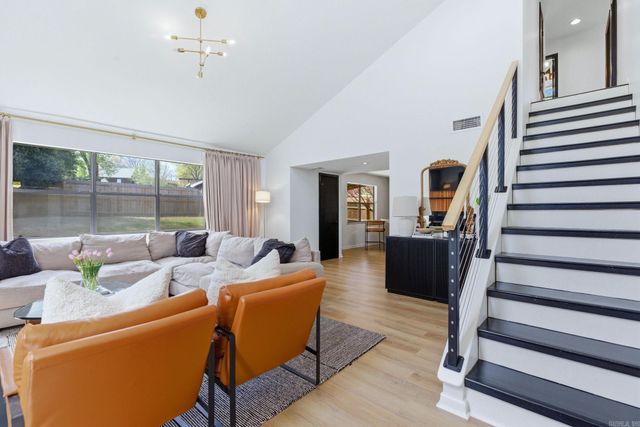 8 Willow Oak Court, Little Rock, AR 72211