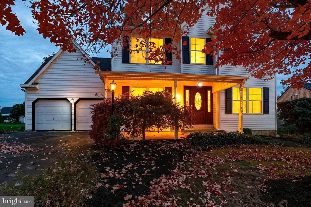 119 CEDAR DR, Dover, PA 17315