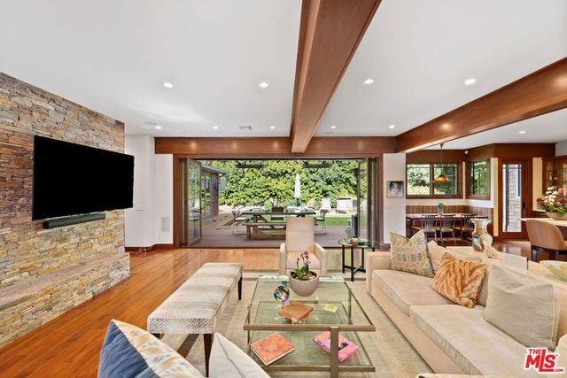 1141 Villa View Drive, Pacific Palisades, CA 90272