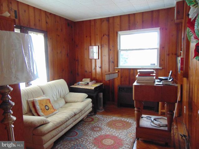 322 E CHURCH ST, Blackwood, NJ 08012