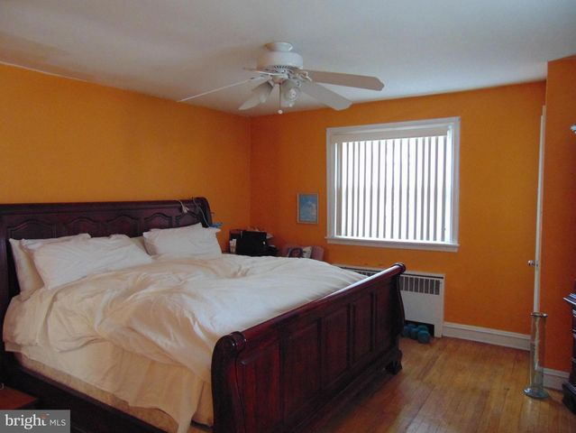 322 E CHURCH ST, Blackwood, NJ 08012