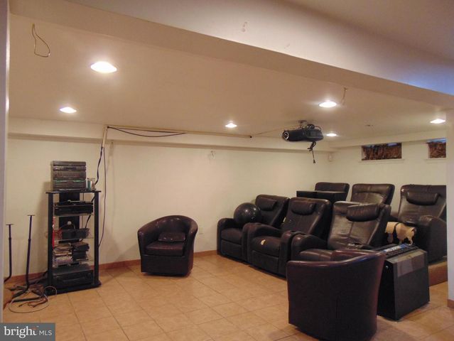 322 E CHURCH ST, Blackwood, NJ 08012