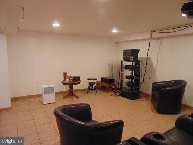 322 E CHURCH ST, Blackwood, NJ 08012