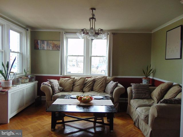 322 E CHURCH ST, Blackwood, NJ 08012