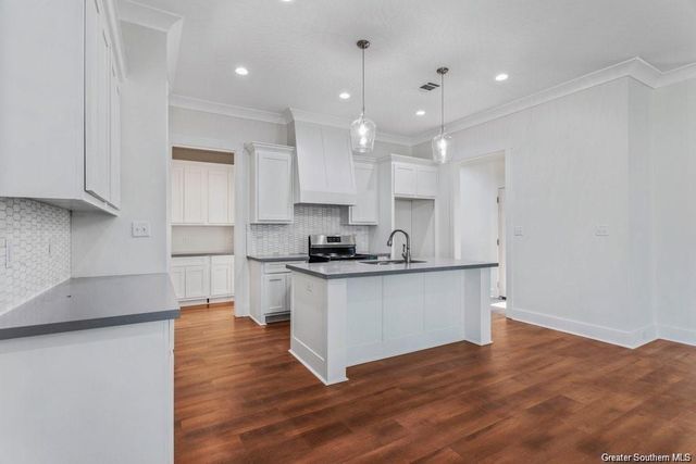 2121 Aubrianna Lane, Sulphur, LA 70663