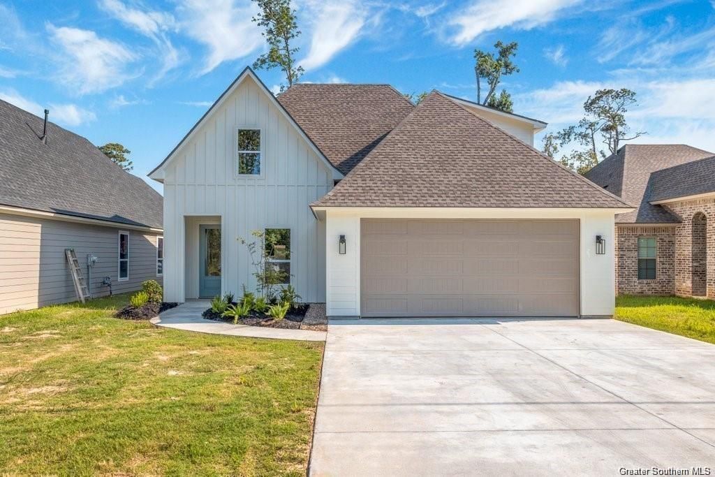 2121 Aubrianna Lane, Sulphur, LA 70663