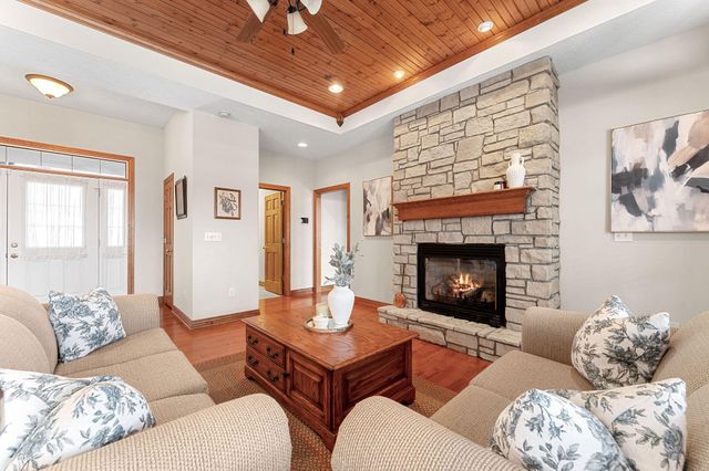 21 Tall Cedar Lane, Reeds Spring, MO 65737