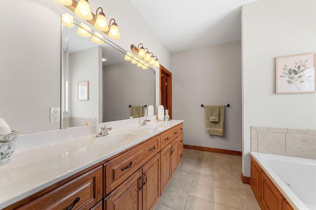 21 Tall Cedar Lane, Reeds Spring, MO 65737