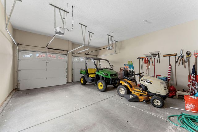 21 Tall Cedar Lane, Reeds Spring, MO 65737