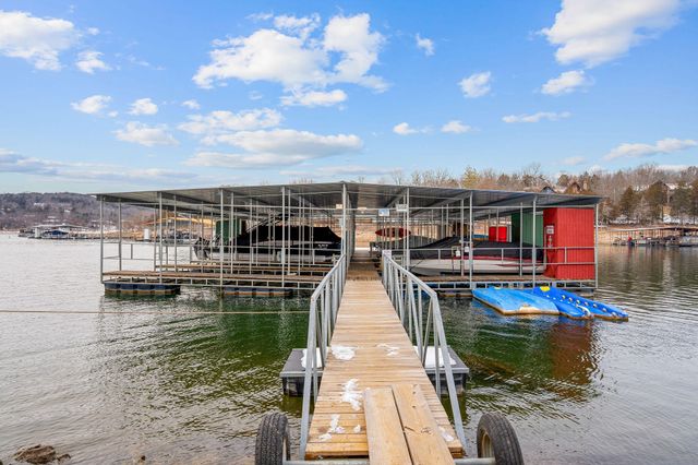 21 Tall Cedar Lane, Reeds Spring, MO 65737