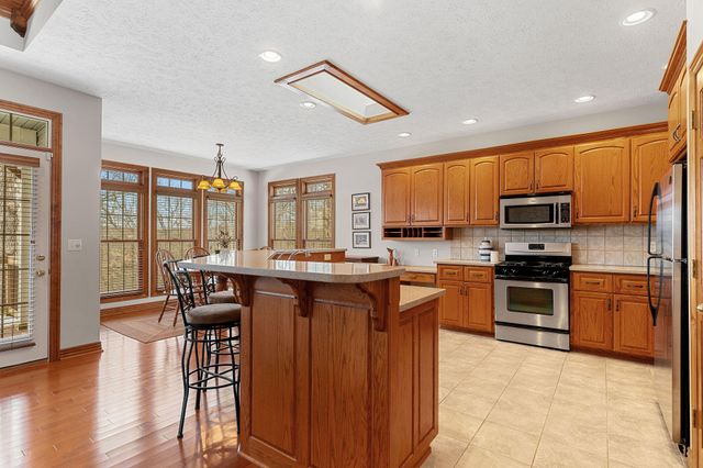 21 Tall Cedar Lane, Reeds Spring, MO 65737