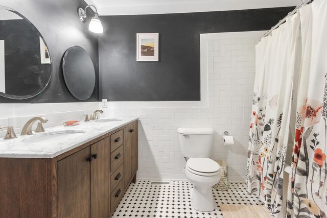 1691 Ruby Court, Hobart, IN 46342