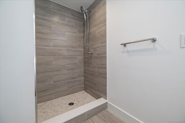 217 Hempstead Avenue, Malverne, NY 11565