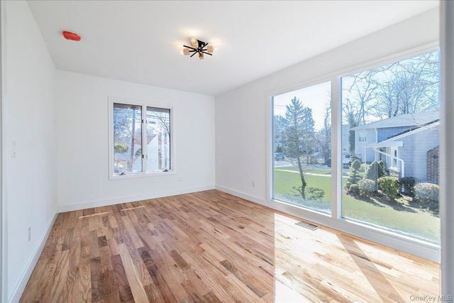 217 Hempstead Avenue, Malverne, NY 11565