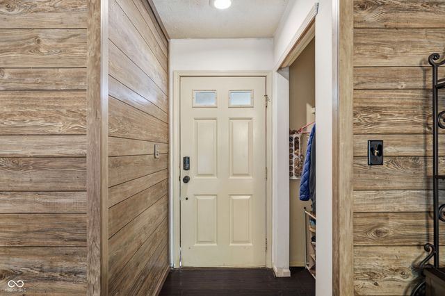 7762 Park North Lake Drive, Indianapolis, IN 46260