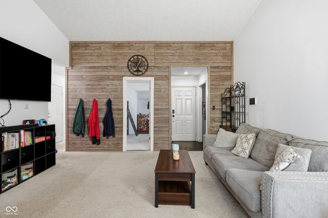 7762 Park North Lake Drive, Indianapolis, IN 46260
