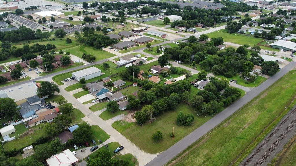 Image 3 of property listing at 200 NE 2nd Street, Moore, OK 73160