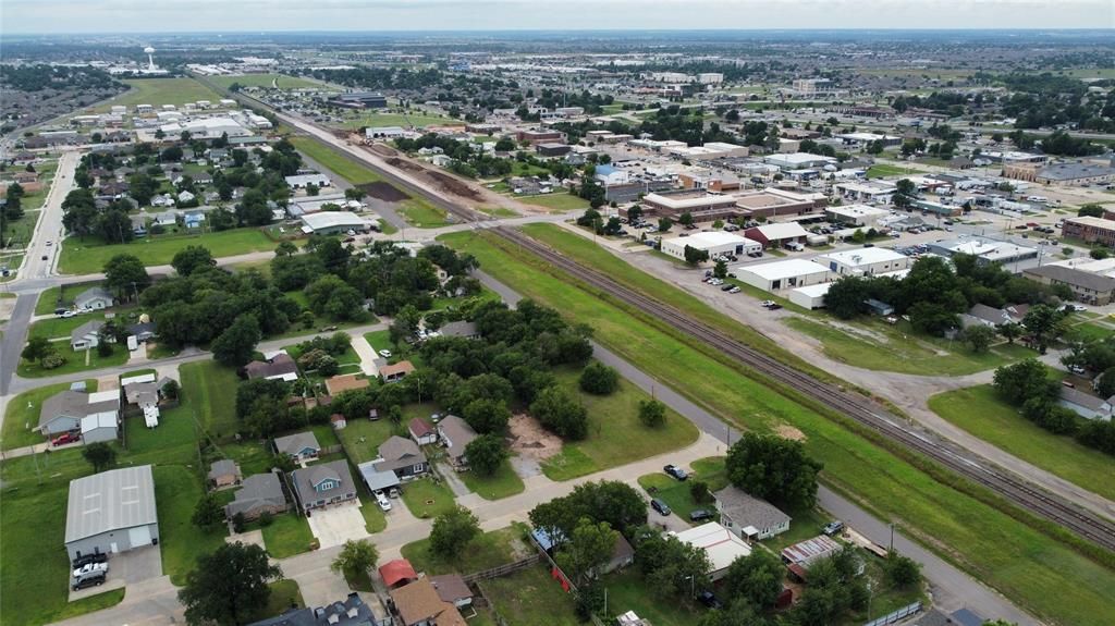 Image 6 of property listing at 200 NE 2nd Street, Moore, OK 73160