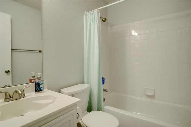 1703 Creekpoint Drive, Lewisville, TX 75067