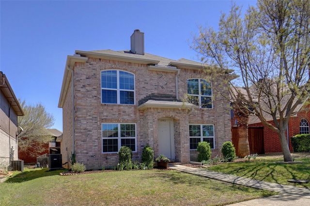 1703 Creekpoint Drive, Lewisville, TX 75067