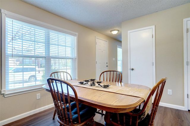 1703 Creekpoint Drive, Lewisville, TX 75067