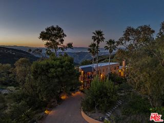 22067 Saddle Peak Road, Topanga, CA 90290