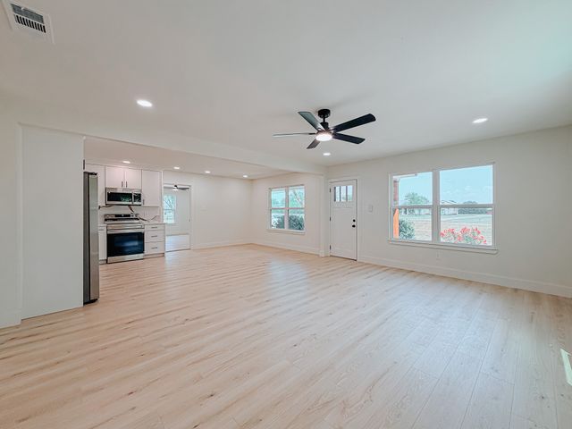 216 N Spikes Road, Corsicana, TX 75110