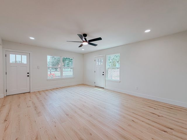216 N Spikes Road, Corsicana, TX 75110