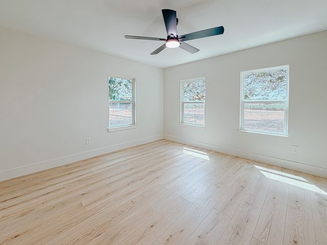 216 N Spikes Road, Corsicana, TX 75110