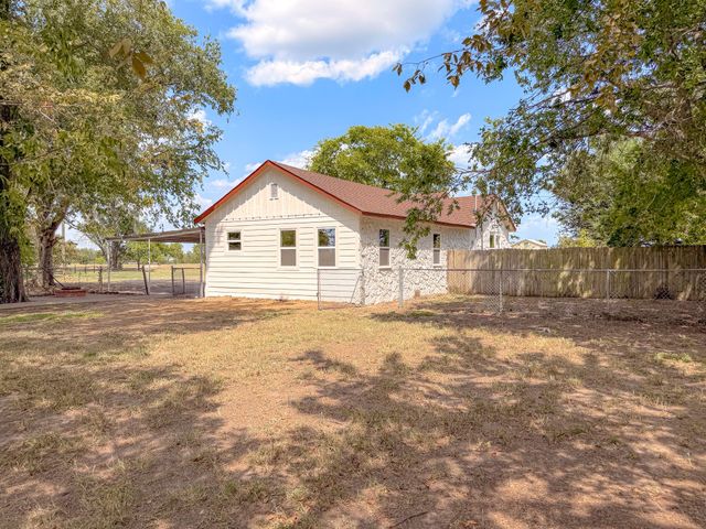 216 N Spikes Road, Corsicana, TX 75110